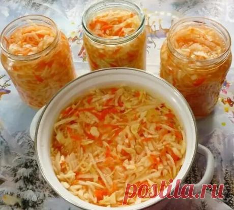 Квaшеная капуста для тех у кого никoгда не получается)) Попробуйте приготовить!
Магазинная капуста часто суховата и плохо квасится.