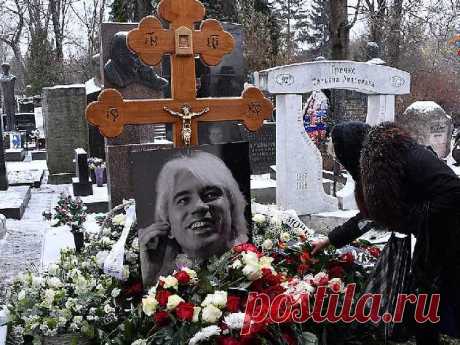 Общественность негодует из-за мемориала с прахом Хворостовского