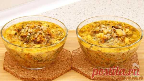Рецепт: Гречневый суп с сыром, грибами, картошкой, зеленью и чесноком