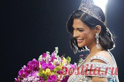 Выбрана самая красивая девушка мира. Что известно о новой «Мисс Вселенная» и почему конкурс в этом году был необычным?. Победительницей конкурса «Мисс Вселенная» стала участница от Никарагуа Шейннис Паласиос. За звание главной красавицы мира боролись 84 девушки со всех уголков мира. В этом году конкурс был необычным: впервые в истории по сцене «Мисс Вселенной» дефилировали участницы, у которых уже есть дети, а также плюс-сайз модель.