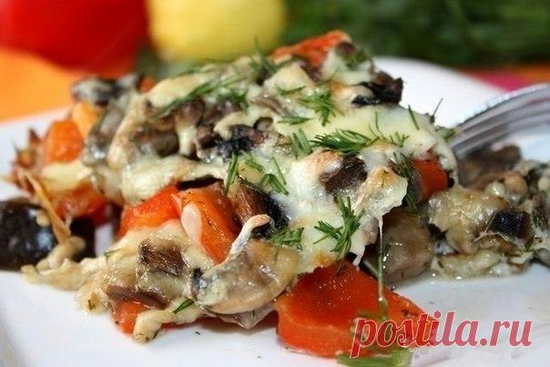 Запеченные баклажаны с грибами и перцем