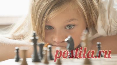 Мастер спорта по шахматам Кузин рассказал о пользе этой игры для детей. Основатель Русской шахматной школы, международный арбитр, международный мастер спорта по шахматам Антон Кузин рассказал, что в шахматной секции ребёнок может приобрести ряд полезных навыков. Читать далее