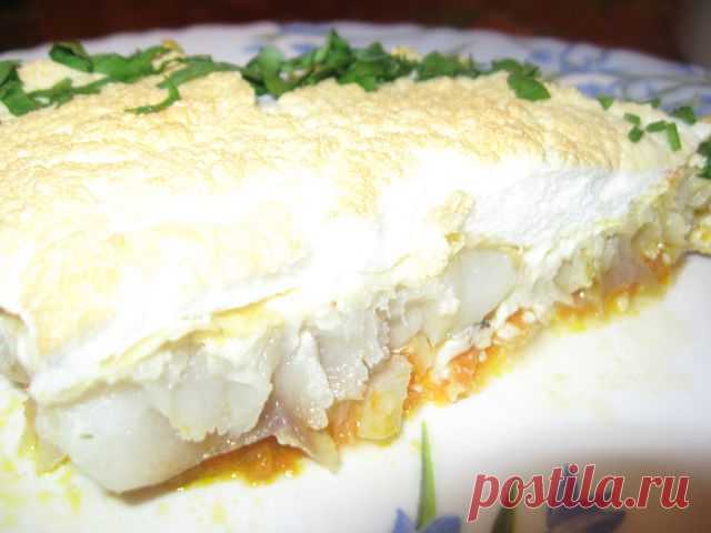 Очень вкусная рыбка под снегом.
Ингредиенты :
400 гр. рыбы 
100 гр. сметаны
3 яйца
0,5 ч.л. горчицы (в пасте)
1 ч.л. растительного масла

Приготовление :