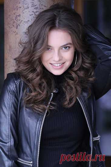 Мелис Сезен