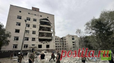 В сети расходятся кадры с места прилёта по военным ВСУ в учебном центре в Полтаве. В интернете активно расходятся фото и видео после прилёта по украинскому учебно-тренировочному центру войск связи в Полтаве. Читать далее