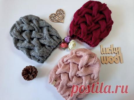 Вяжем шапку спицами с объемными косами. Описание + видео. | Вяжем с Татьяной LW | Яндекс Дзен