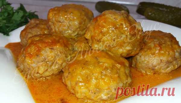 Домашние ТЕФТЕЛИ в соусе. От такого никто не откажется! 

Домашние мясные шарики с рисом – блюдо на все времена. Нежный вкус тефтелей с ароматным сливочно-томатным соусом – понравится точно! Готовить просто и достаточно легко. Рецепт приготовления в духовк…