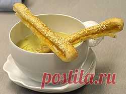 Суп велюте с кунжутными криспами с сыром и тыквой