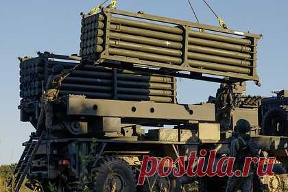 Российские войска получили новую партию «Земледелия». Российские войска получили новую партию инженерных систем дистанционного минирования «Земледелие». Об этом со ссылкой на госкорпорацию «Ростех» сообщает ТАСС. «Система благодаря программируемым боеприпасам может в считаные минуты покрыть минами площадь в несколько футбольных полей», — отметили там.