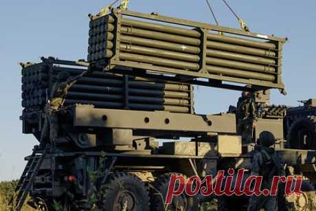 В России рассказали о возможностях «Земледелия». Российская инженерная система дистанционного минирования (ИСДМ) «Земледелие» способна ставить различные минные поля на большом расстоянии, сообщил Герой России полковник Рустам Сайфуллин. За несколько минут система способна покрыть минами площадь в несколько футбольных полей.