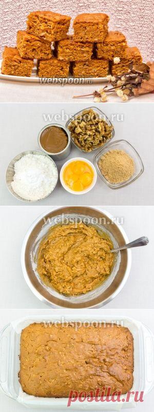 Пирог на варёной сгущёнке с орехами.