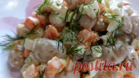Полезный салат «Осенний» из фасоли: оздоравливаем организм Сытный, вкусный, полезный салат «Осенний» с фасолью ни в чем не уступает традиционным салатам! Попробуйте – и он обязательно станет частым гостем на вашем столе! Его можно кушать на ужин даже тем, кто соблюдает диету: лишних килограммов не прибавится