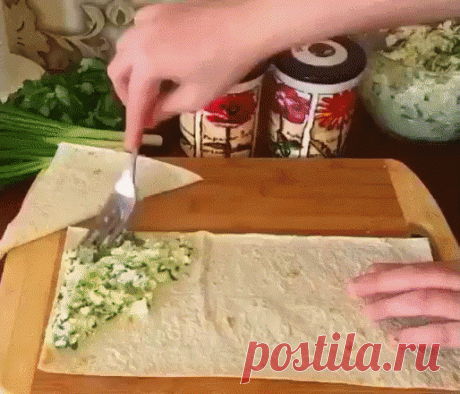 Быстрые Пирожки из Лаваша Треугольники из лаваша с сыром, зеленью.
Ингредиенты:
картофель - 2 шт
творог - 250 гр
зеленый лук - пол пучка
кизнза
сыр Голландский -100 гр