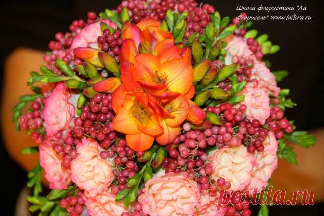 Друзья! Замечательные сегодня работы сделали наши студенты. Учеба это удовольствие и раскрепощение. Я благодарна своим ученикам за их труд, терпение и усердие - их работы делают меня счастливой!