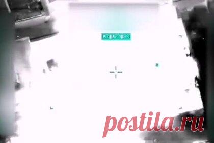 Опубликовано видео унесшего жизни ошибочного удара США по автомобилю в Кабуле. Издание The New York Times опубликовало видео авиаудара ВВС США по автомобилю в Кабуле, который унес жизни гражданского населения. Инцидент произошел 29 августа 2021 года. По данным телеканала Al Jazeera, в результате авиаудара погибли 12 человек, находившихся рядом с машиной, в том числе семеро детей.