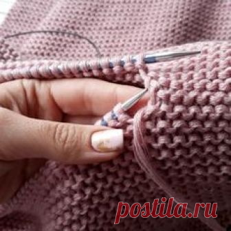 #михайлова_советы_и_секреты Привет Решила повторить свое видео с сшиванием капюшона Вдруг кто пропустил, или недавно со мной и облом листать ленту Капюшоны в кардиганах связанных платочной вязкой я сшиваю трикотажным швом. Но есть несколько тонкостей! 1. Для начала у вас должно быть нечетное количество петель капюшона, непосредственно перед сшиванием 2. Поворачиваете кардиган к себе лицевой стороной и делите петли капюшона таким образом, чтобы в правой половине было на 1 петлю бо...