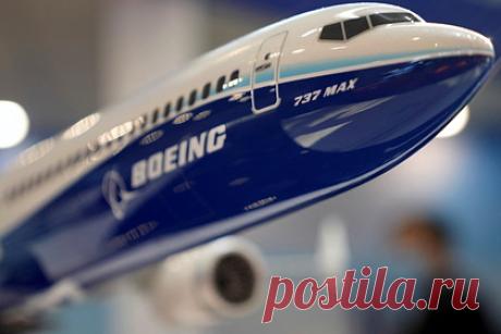Акции Boeing рухнули после крушения самолета. На предварительных торгах в понедельник, 21 марта, акции авиакомпании Boeing рухнули на более чем семь процентов. Это произошло после крушения самолета Boeing 737 на юге Китая. Ценные бумаги компании потеряли 7,02 процента и подешевели до 179,3 доллара за штуку. Крушение произошло в горной местности.