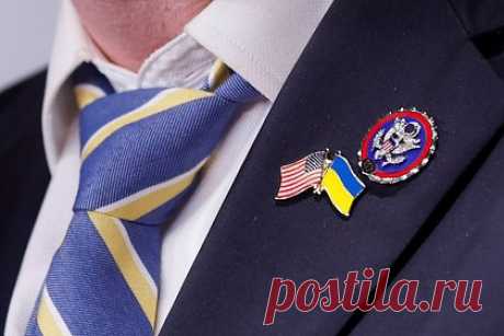 США и Украина подписали меморандум по расследованию военных преступлений. Генеральный прокурор, министр юстиции США Меррик Гарленд вместе со своим украинским коллегой Андреем Костиным подписали меморандум о взаимопонимании, который будет способствовать сотрудничеству, координации и устранению конфликтов между расследованиями и судебными преследованиями в каждой стране.