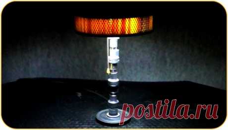 Настольный торшер из распредвала и запчастей своими руками