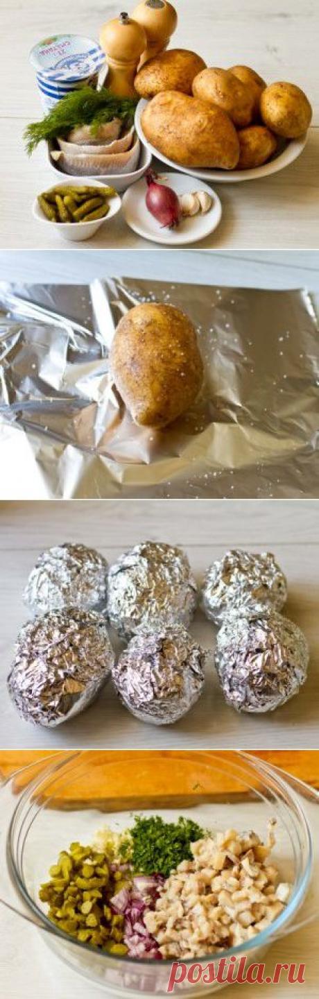 Печеный картофель с селедочным соусом