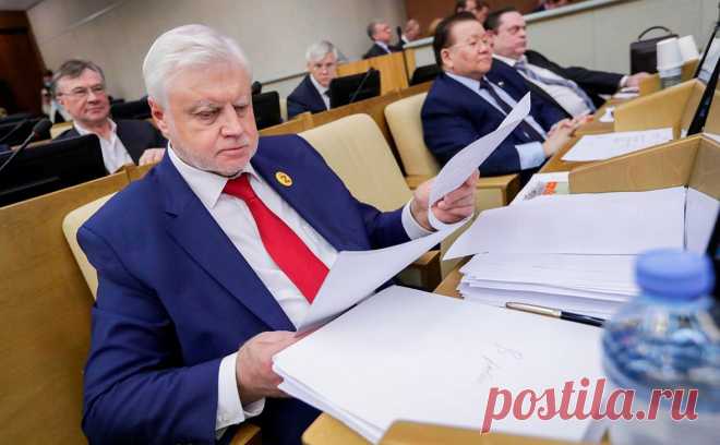 Миронов заявил о множестве вопросов к проекту о поиске экстремизма в Сети. Глава справедливороссов Миронов заявил, что законопроект о штрафах за поиск экстремистских материалов в Сети вызывает «множество» вопросов. Они касаются в том числе критериев злого умысла при составлении запроса