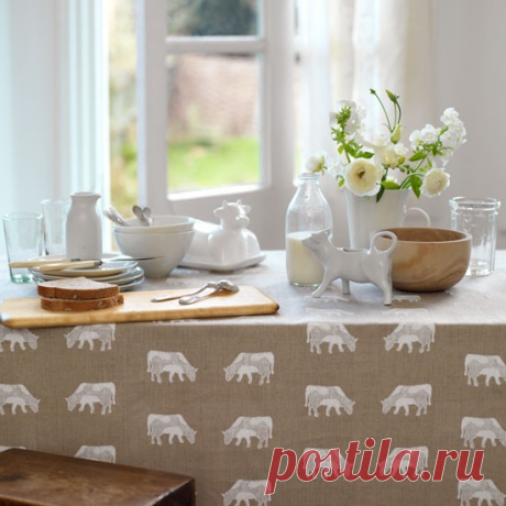 Country kitchen table | Kitchen decorating ideas | Kitchen furniture | housetohome.co.uk
