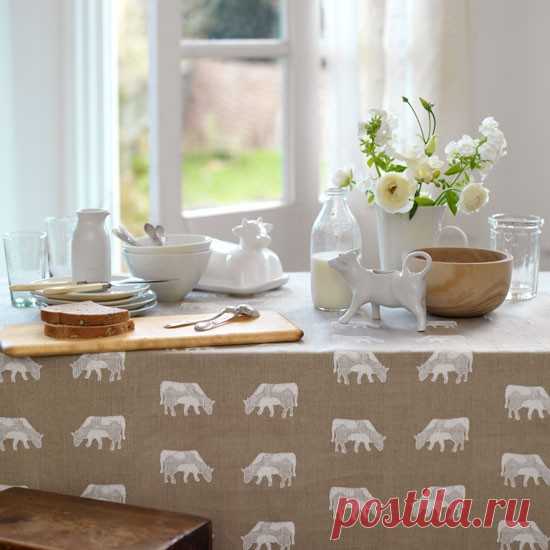 Country kitchen table | Kitchen decorating ideas | Kitchen furniture | housetohome.co.uk