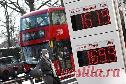 Европа нашла замену российскому дизелю. Кувейт планирует увеличить экспорт дизельного топлива в Европу в этом году в пять раз. Это поможет ЕС скомпенсировать снижение поставок из России. Ближневосточная страна рассчитывает нарастить поставки до 2,5 миллионов тонн, до 50 тысяч баррелей в день. Кувейт также хочет удвоить продажи авиационного топлива.