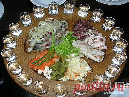 Живешь -выпить хочется,выпьешь-жить хочется! 