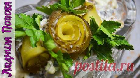 Салат с куриными сердечками Этот салат подойдет как для вечернего ужина, так и для праздничного обеда.