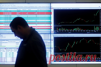 Мосбиржа открылась падением рынка. Торговая сессия 24 декабря открылась на Московской бирже падением рынка. На момент публикации значение индекса Московской биржи равнялось 3691,77 пункта. Лидерами роста стали сама Московская биржа (плюс 2,15 процента), депозитарные расписки на акции транспортной компании Globaltrans Investment (плюс 1,66 процента).