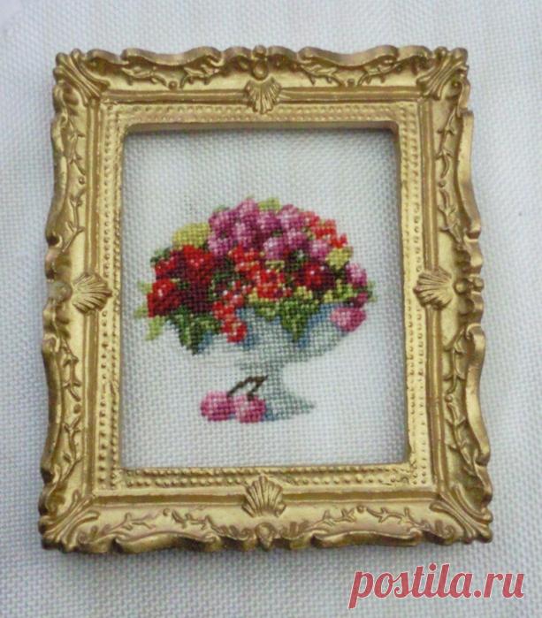 Мини вышивки вазы с фруктами и цветами