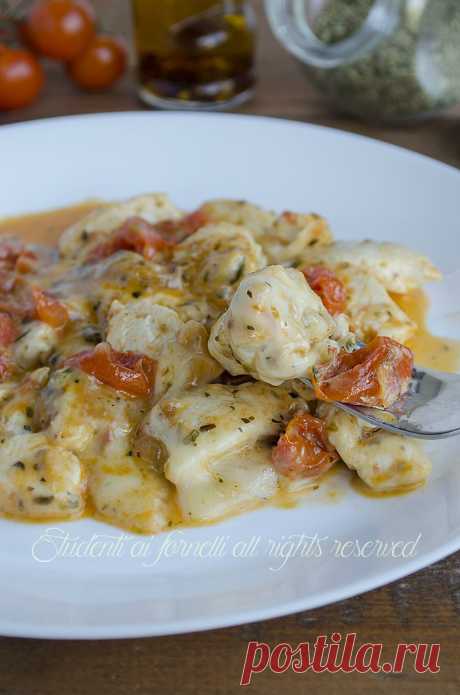 Pollo con pomodorini e scamorza alla pizzaiola veloce, ricetta