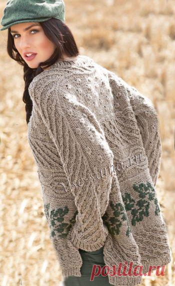 Просторный пуловер с сочетанием узоров