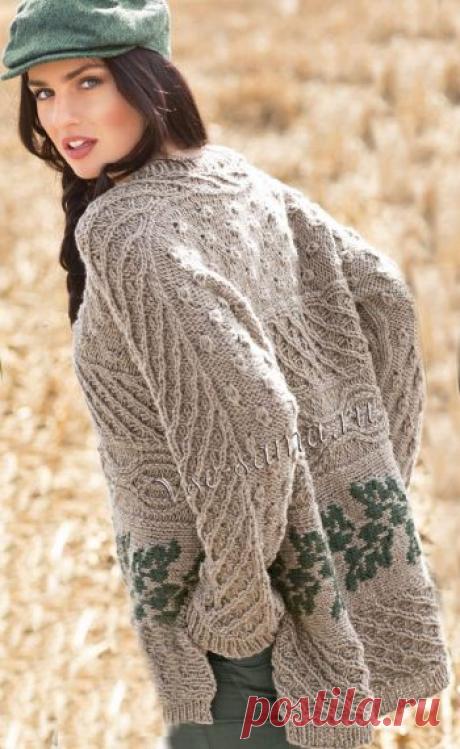 Просторный пуловер с сочетанием узоров
