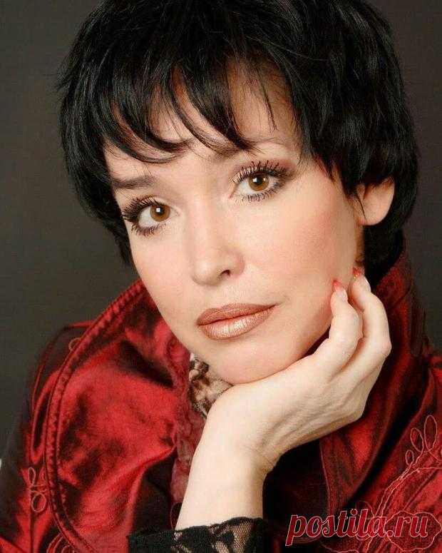 56 лет назад родилась Анна Самохина: подробности жизненного пути яркой российской артистки
