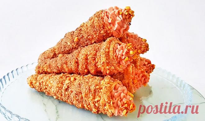 Ореховые трубочки с клубничным кремом