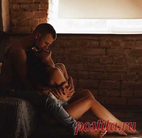 Я спрячу Тебя...в самом глубоком уголке...своего сердца...Я буду жить Тобой...Я буду дышать Тобой...Я буду любить Тебя...И никому о Тебе не расскажу...И никому Тебя не отдам...Ты...мое ВСЕ!
Так прекрасно чувствовать, что в тебе кто-то нуждается, что кто-то скучает по тебе, кто-то действительно хочет видеть тебя каждый день, кто-то готов терпеть тебя, даже тогда, когда ты без настроения, кто-то хочет засыпать и просыпаться с тобой, целовать и обнимать тебя. Наверное, это са...