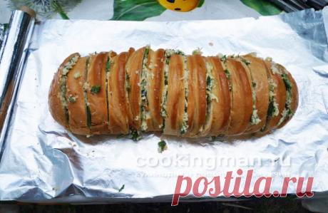 Батон с сыром, чесноком и зеленью запеченный в фольге - Кулинария для мужчин