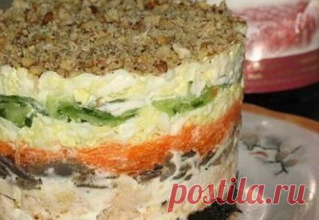 Рецепт - Салат с курицей, черносливом и грибами | Салаты сложные | Рецепты  | Online.ua