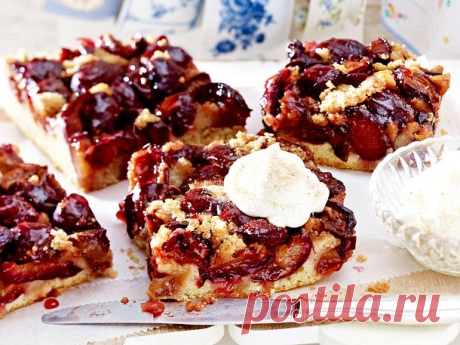 Pflaumenkuchen vom Blech Rezept  | LECKER Unser beliebtes Rezept für Pflaumenkuchen vom Blech und mehr als 65.000 weitere kostenlose Rezepte auf LECKER.de.