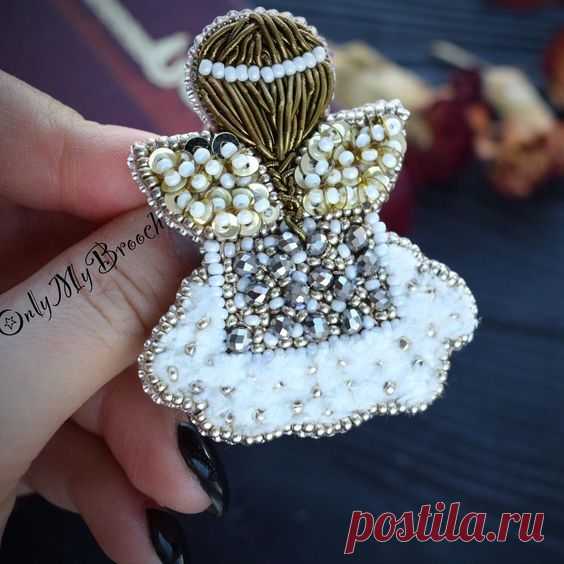 Броши. Вышивка бисером