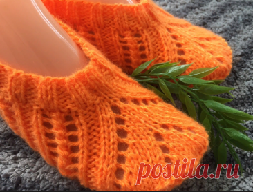 подробный МК, ажурные следки спицами № 2,5 без шва, размер 36-37. Пряжа Кавказская, плотность средняя. Чтобы связать следки большего размера, набирать + 2 петли на каждый размер. Если, на 36 размер 59 петель, значит на 38, нужно набрать + 4 = 63 петли