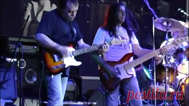 АРАКС. Ветерок 
Группа Аракс, одна из самых профессиональных групп СССР. С ней работал в свое время Константин Никольский, именно его песню они и поют. И Фестиваль ее пел, потому что Никольский и там поработать успе…