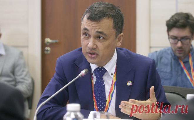 Казахстанский министр связал обвинения в русофобии с виртуальным мусором. Новый министр информации и общественного развития Казахстана Аскар Умаров в ответ на обвинения в русофобии со стороны российских официальных лиц заявил, что его эмоциональные выпады в соцсетях уже давно исчерпаны.