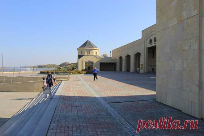Памятник Всемирного исторического наследия. Охраняется ЮНЕСКО. Город Болгары. Республика Татарстан. Россия. Причальная набережная.