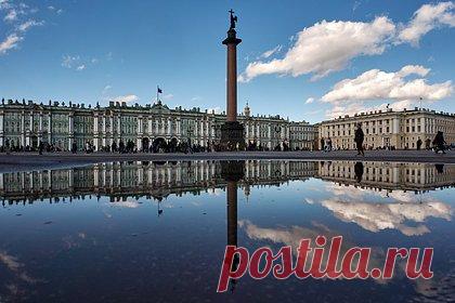 Пилот объяснил значение введенного в Санкт-Петербурге плана «Ковер». Если в небе появляются какие-то неопознанные летающие объекты, например дроны, то в связи с современной обстановкой воздушное пространство закрывается, рассказал российский пилот и специалист по безопасности полетов Александр Романов. Он также объяснил «Ленте.ру», что означает план «Ковер», введенный в небе Питера.