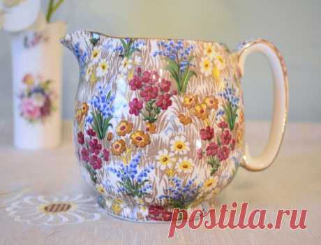 Винтаж: Кувшин из костяного фарфора Royal Winton Grimwades Chintz Marguerite купить в интернет-магазине Ярмарка Мастеров по цене 17610 ₽ – WVGGQRU, Кухонная утварь винтажная, Рошаль - доставка по России Винтаж: Кувшин из костяного фарфора Royal Winton Grimwades Chintz Marguerite в наличии в интернет-магазине на Ярмарке Мастеров - 55215386. Кухонная утварь винтажная от Antiq-vintag. Размер: 12,5 см
Диаметр верхней части: 9 см. Материал: винтажное зеленое стекло, ручна...