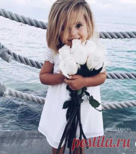 Она лучше меня. Она красивее меня. Она идеальная! Она — само совершенство. Она — моя дочь!