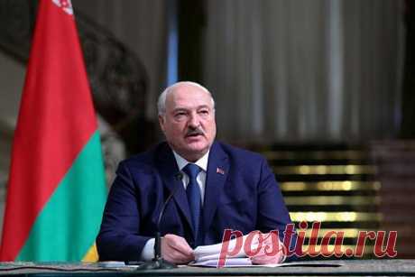 Лукашенко заявил о поставках в Россию электронной компонентной базы. Белорусские предприятия начали поставки в Россию элементов критически важной электронной компонентной базы, которая ранее была сформирована совместно с российской стороной, заявил в ходе посещения в пятницу научно-производственного холдинга точного машиностроения «Планар» президент республики Александр Лукашенко.